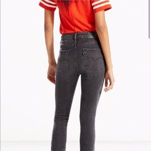 Size 28 Levi’s 728 High Rise Skinny Jeans